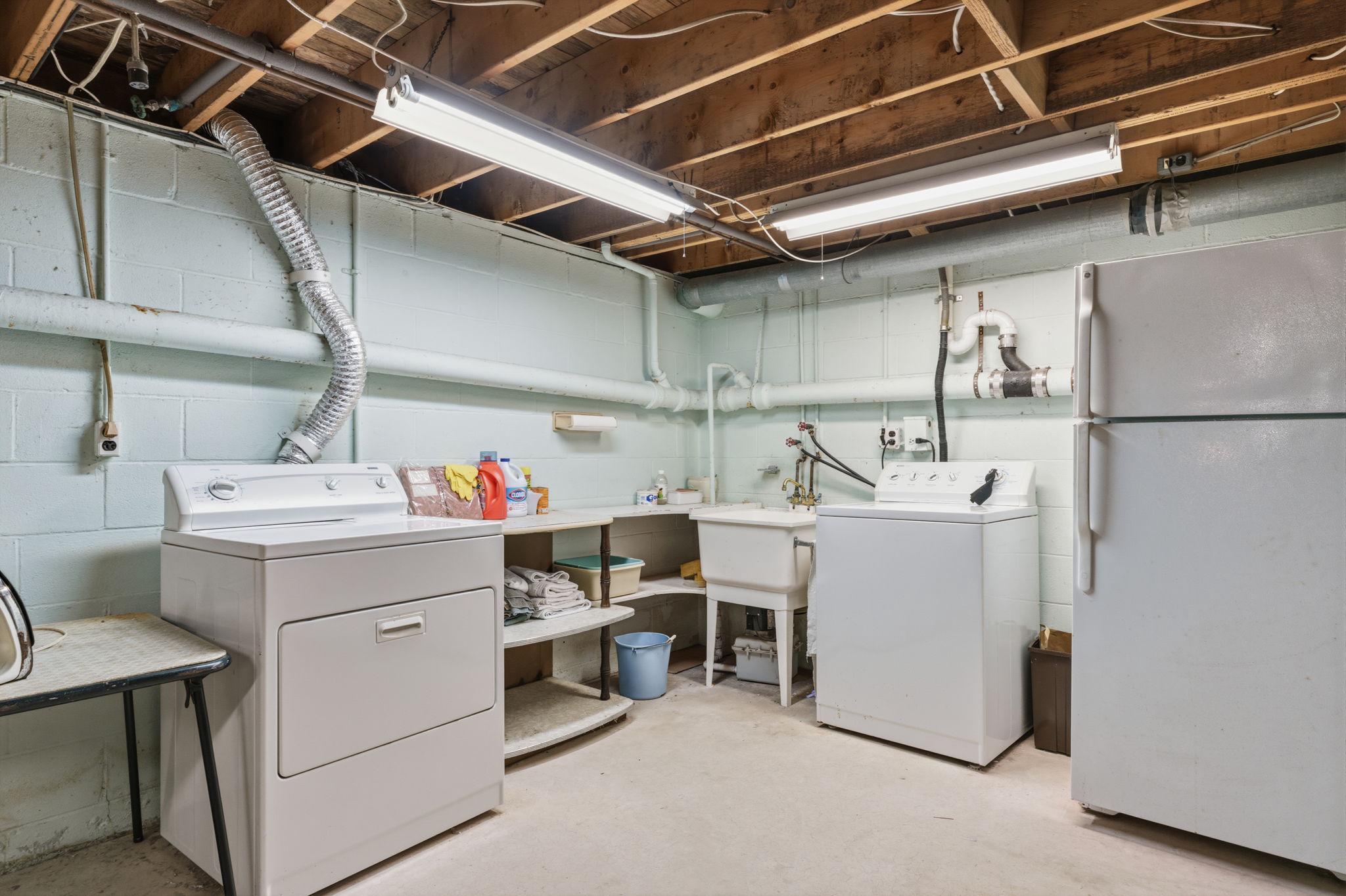 COLONIAL VIL - Residential