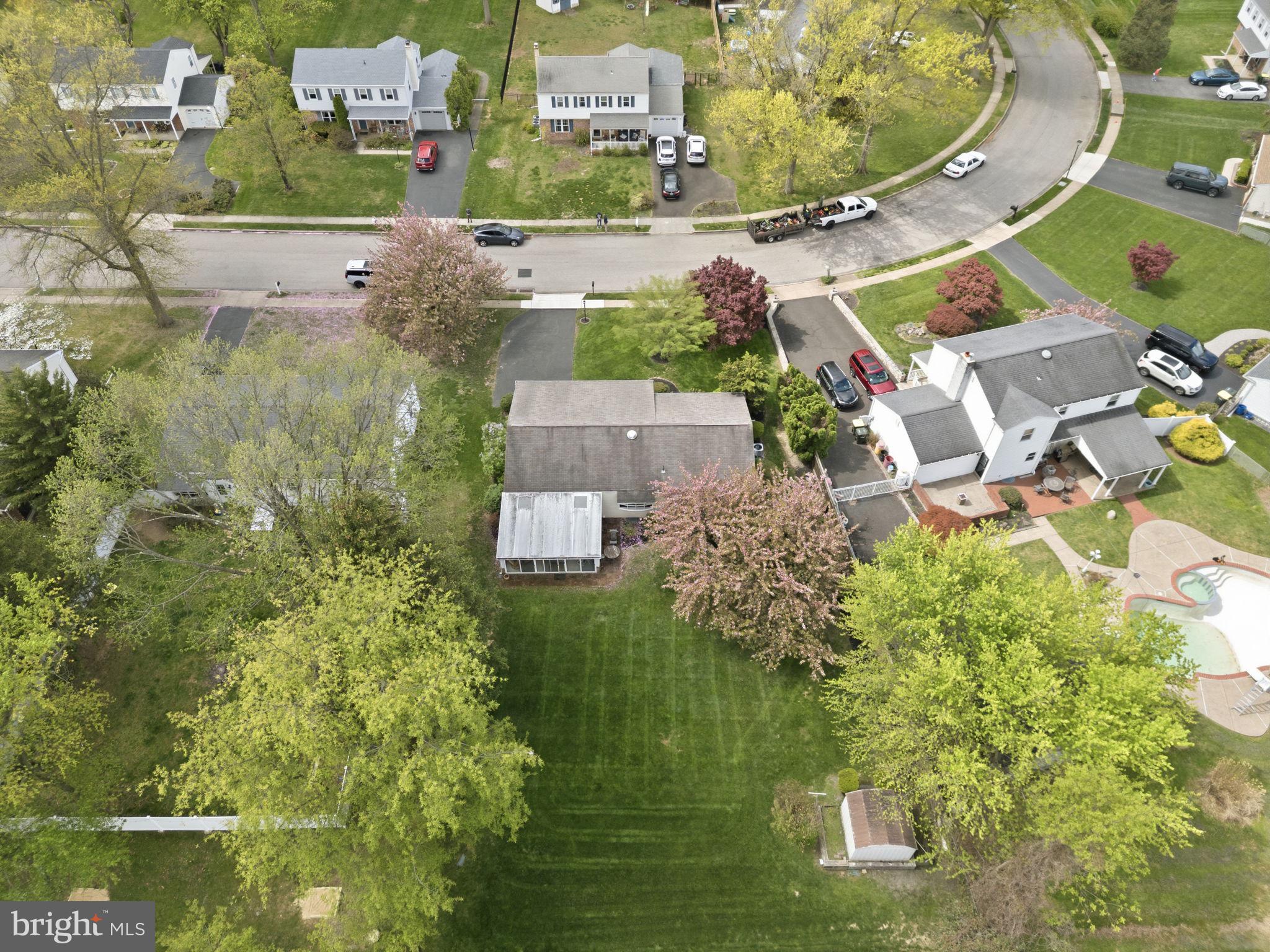 COLONIAL VIL - Residential