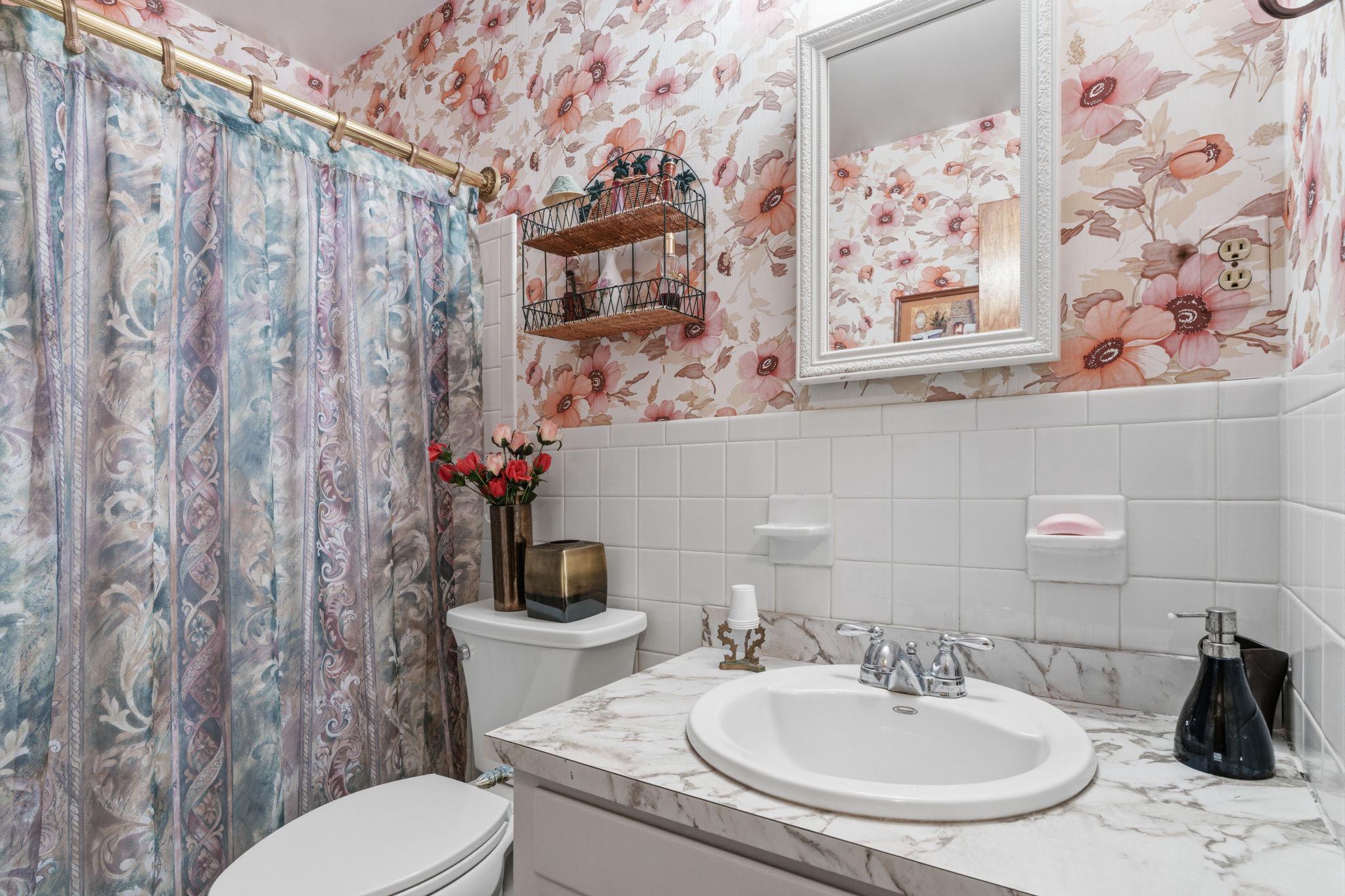 COLONIAL VIL - Residential