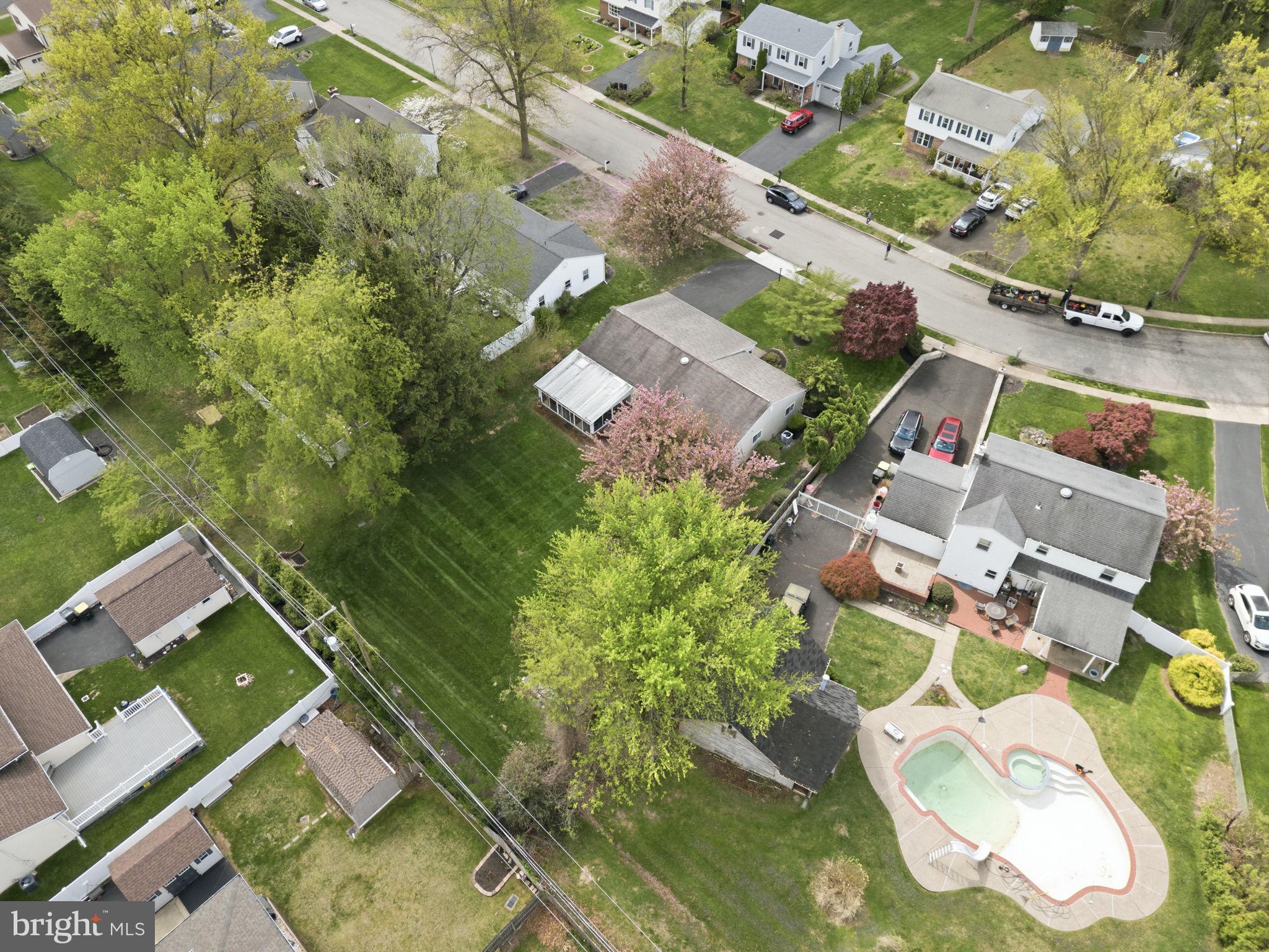 COLONIAL VIL - Residential