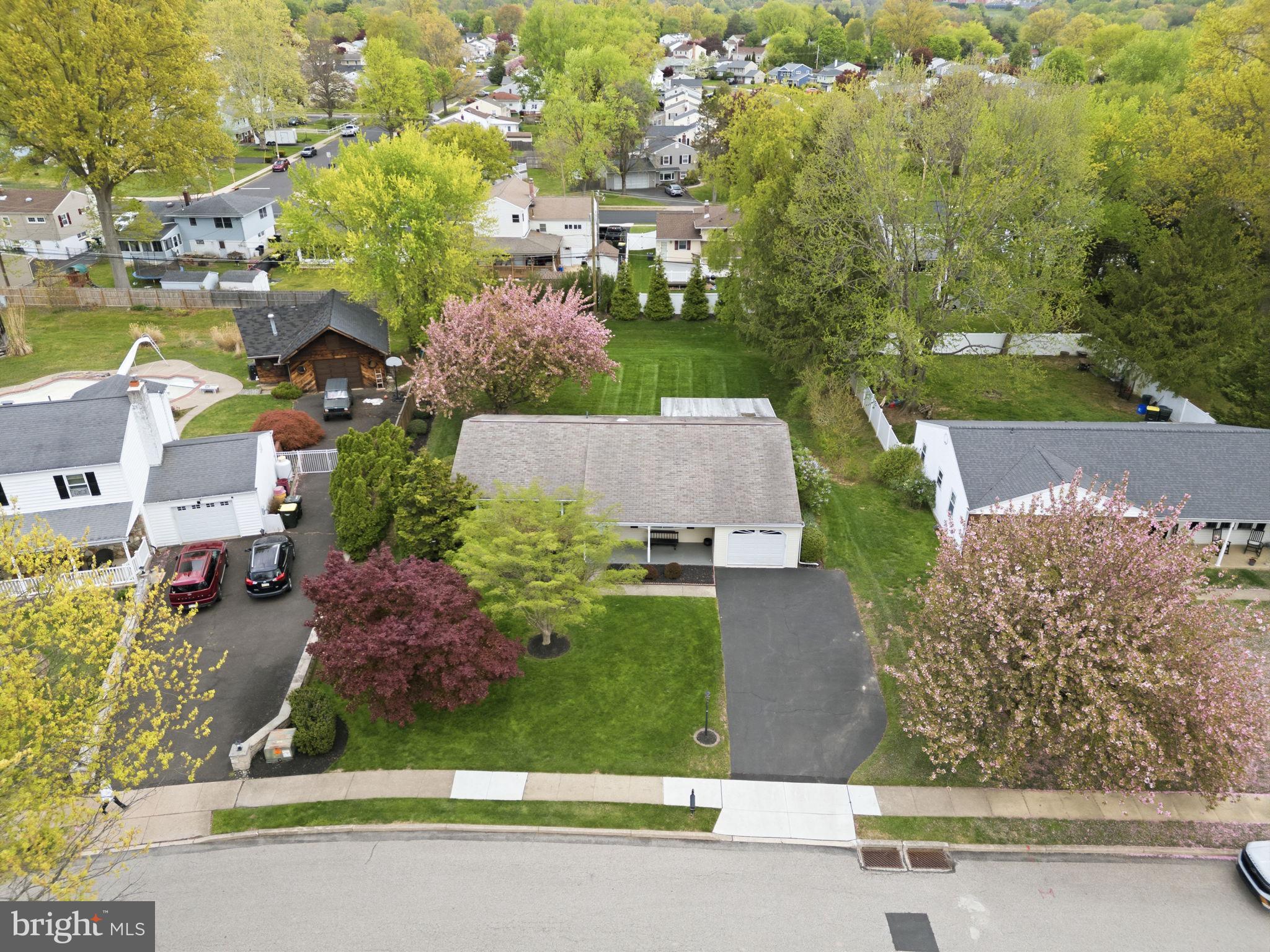 COLONIAL VIL - Residential