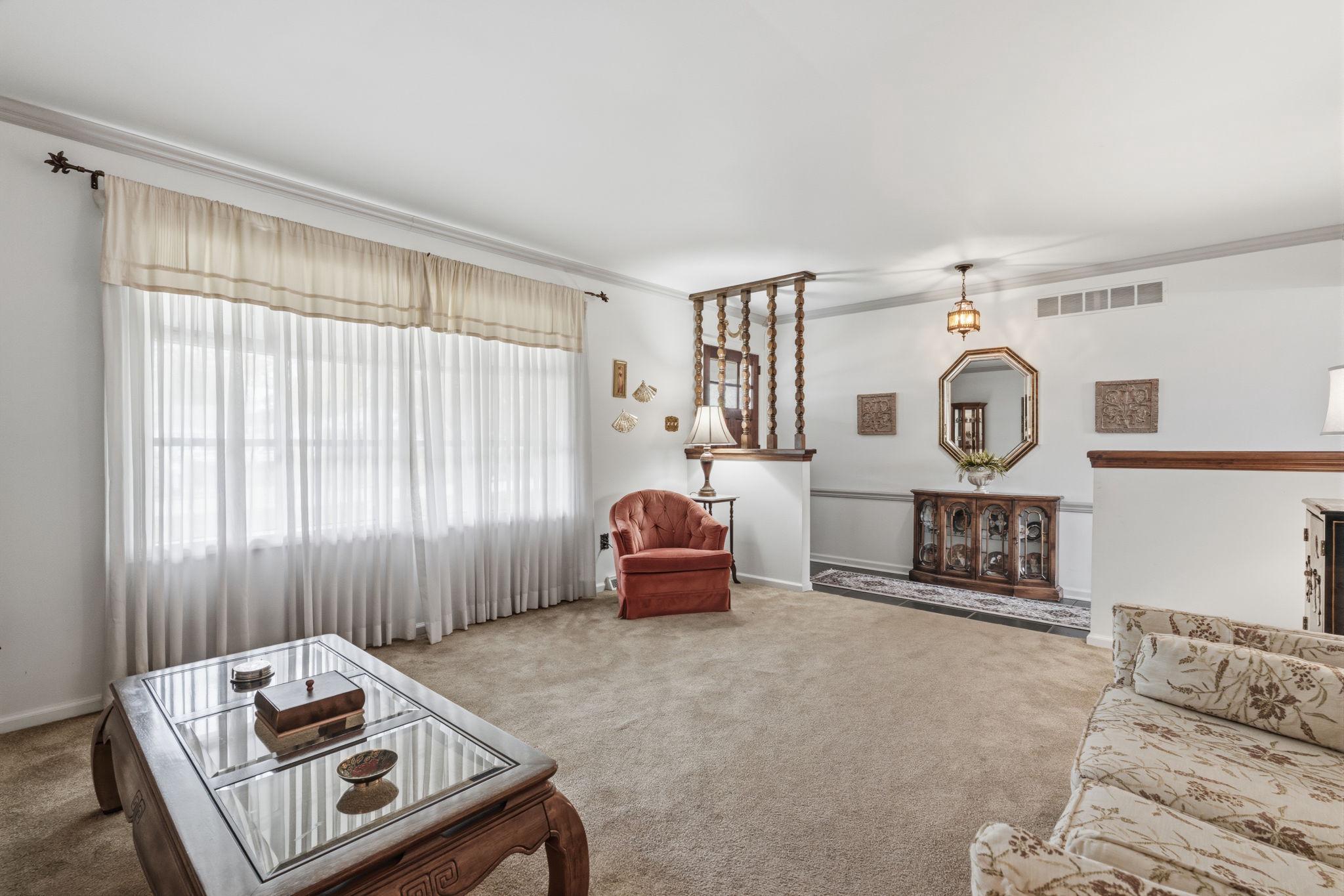 COLONIAL VIL - Residential