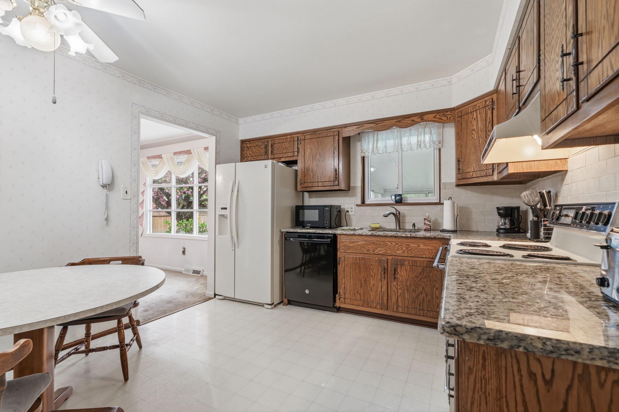 COLONIAL VIL - Residential