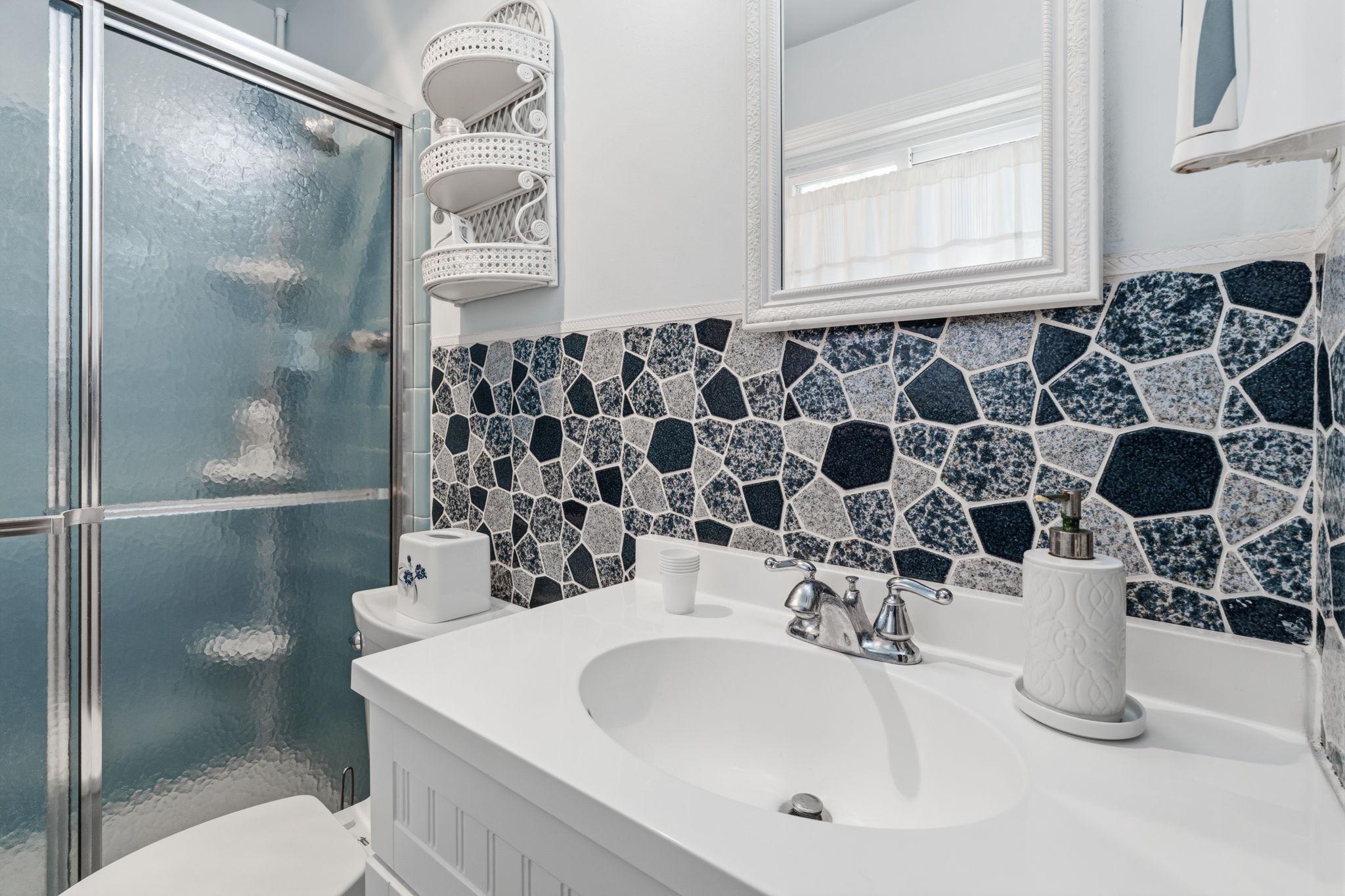 COLONIAL VIL - Residential