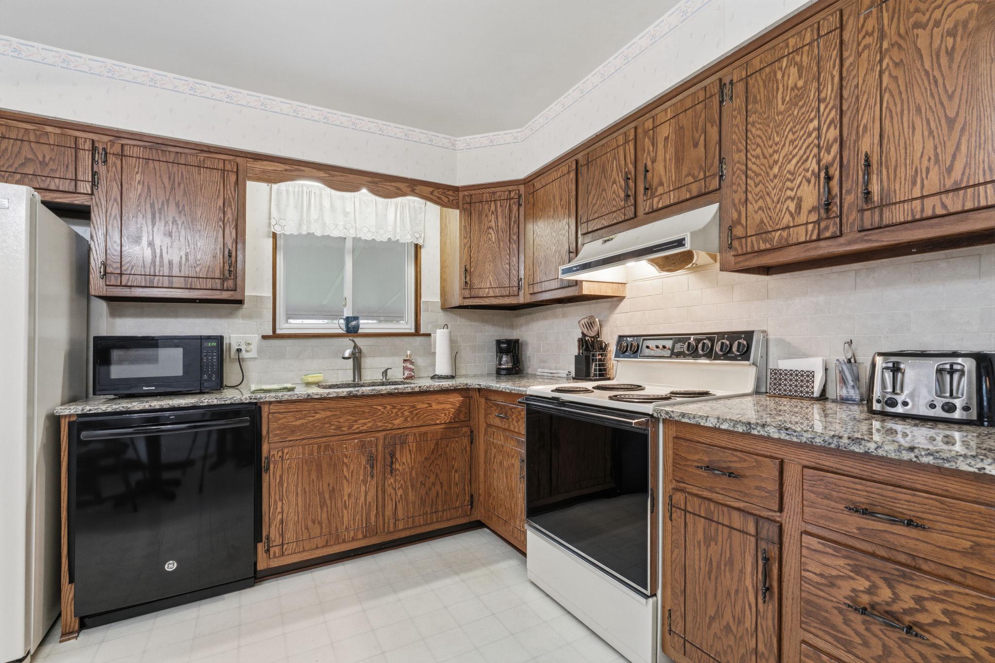 COLONIAL VIL - Residential