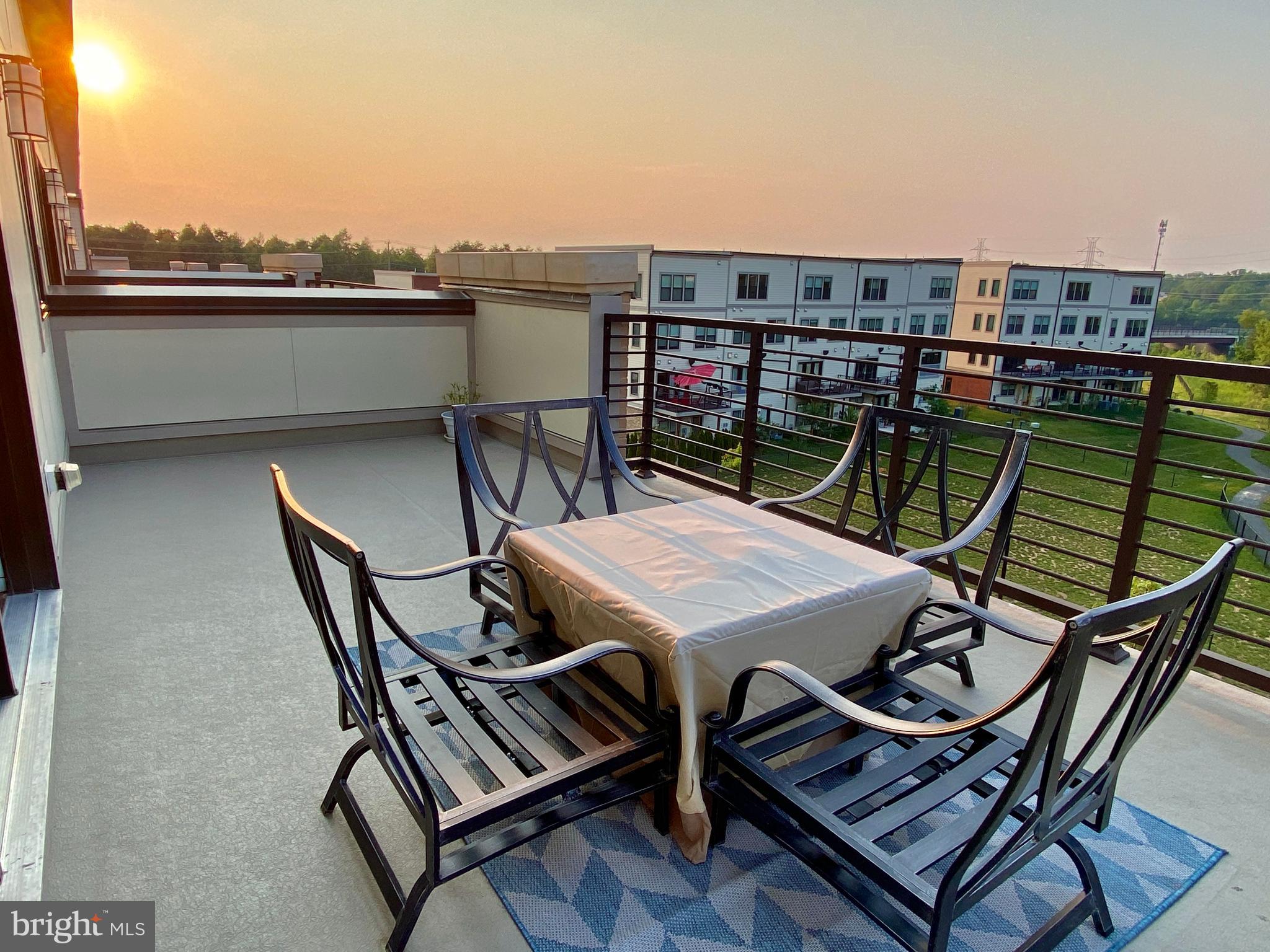 ASHBURN OVERLOOK - Residential Lease