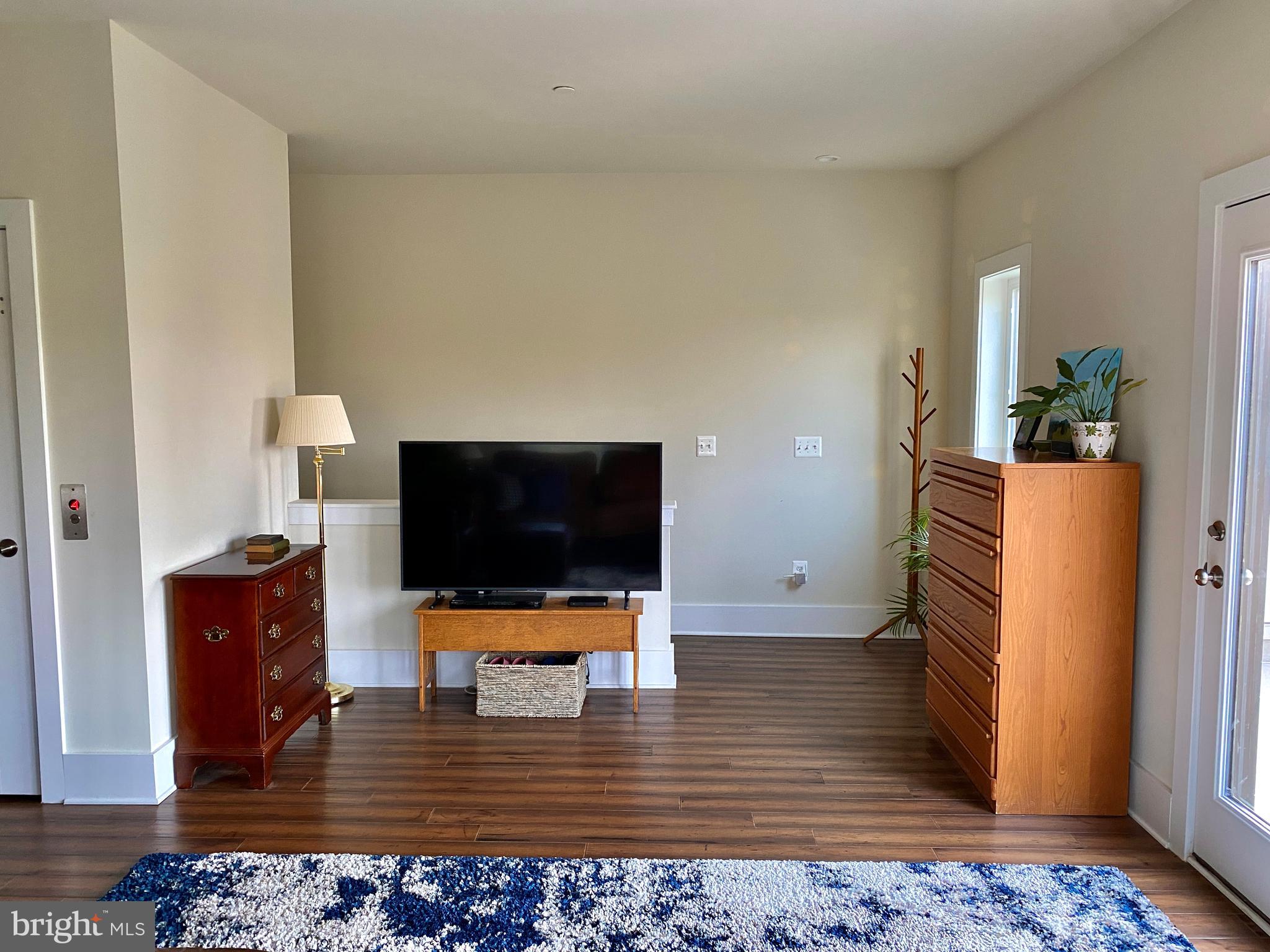 ASHBURN OVERLOOK - Residential Lease