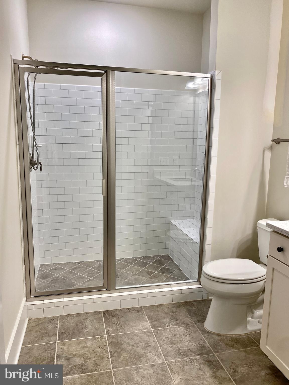 ASHBURN OVERLOOK - Residential Lease