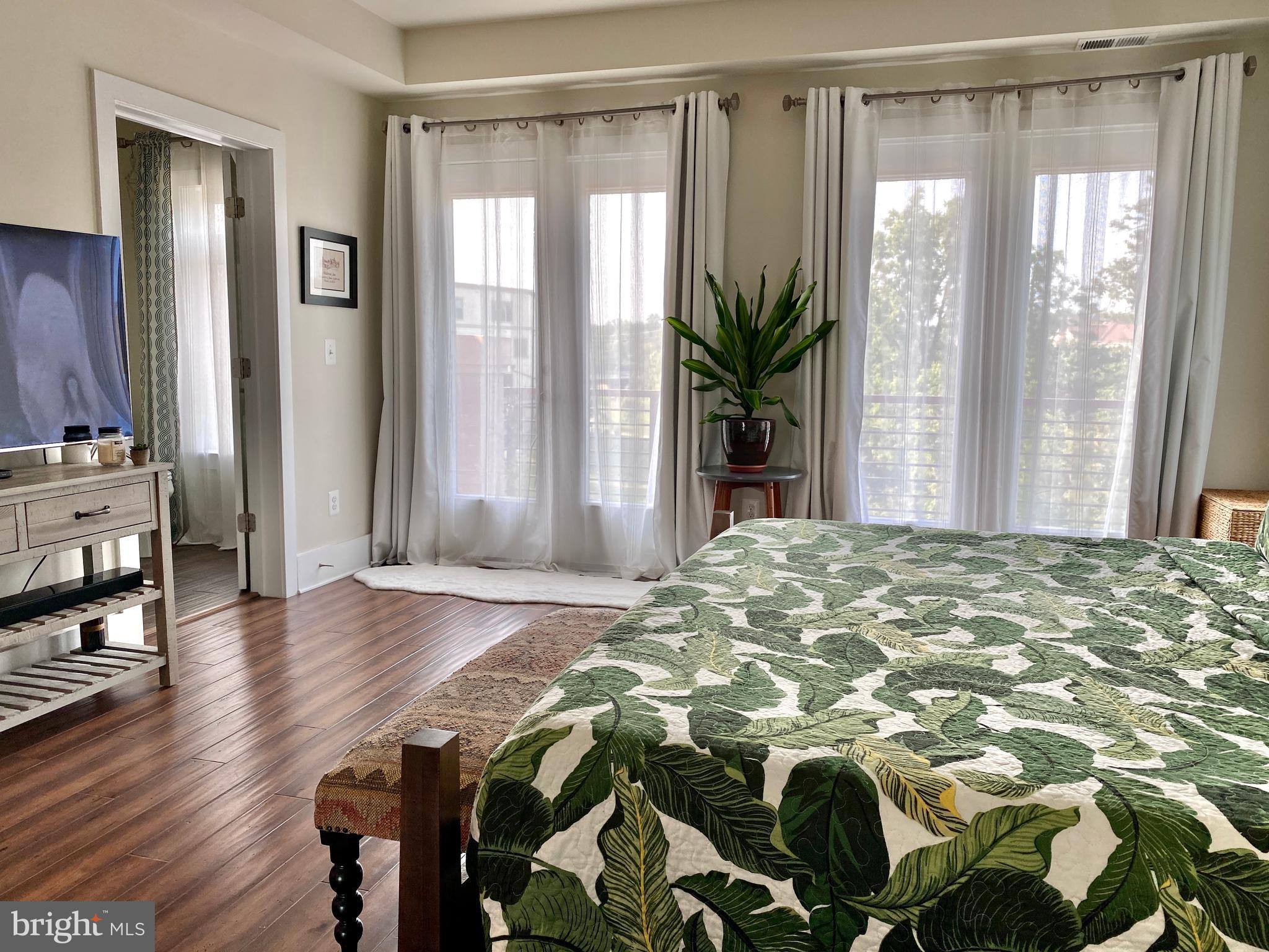 ASHBURN OVERLOOK - Residential Lease