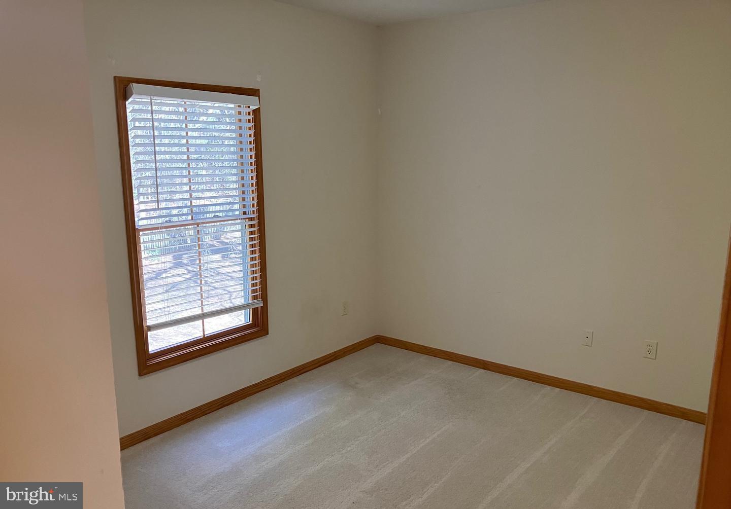 CHICKADEE CIRCLE CONDOMINIUMS - Residential Lease