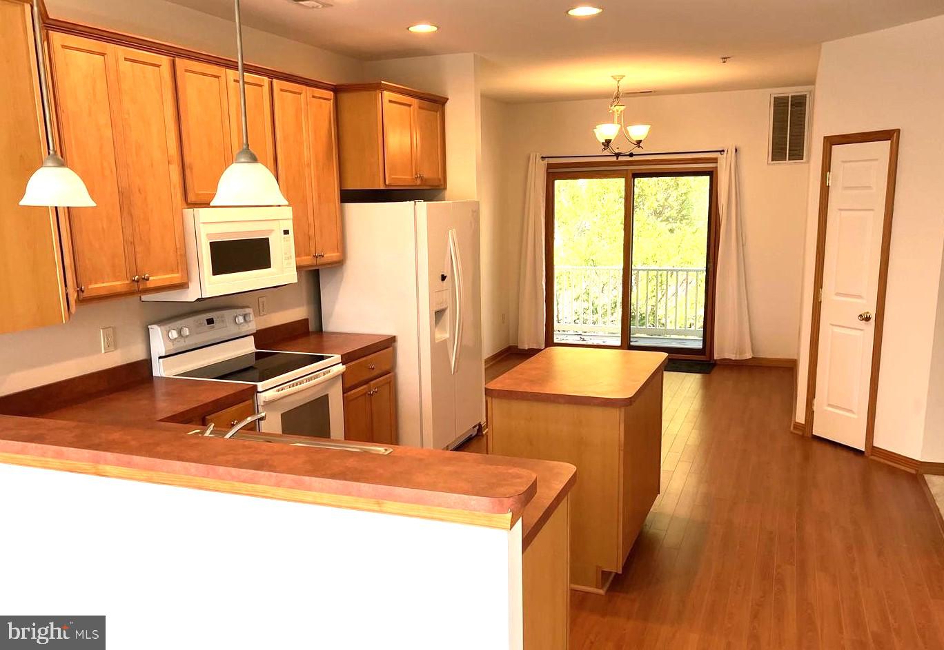 CHICKADEE CIRCLE CONDOMINIUMS - Residential Lease