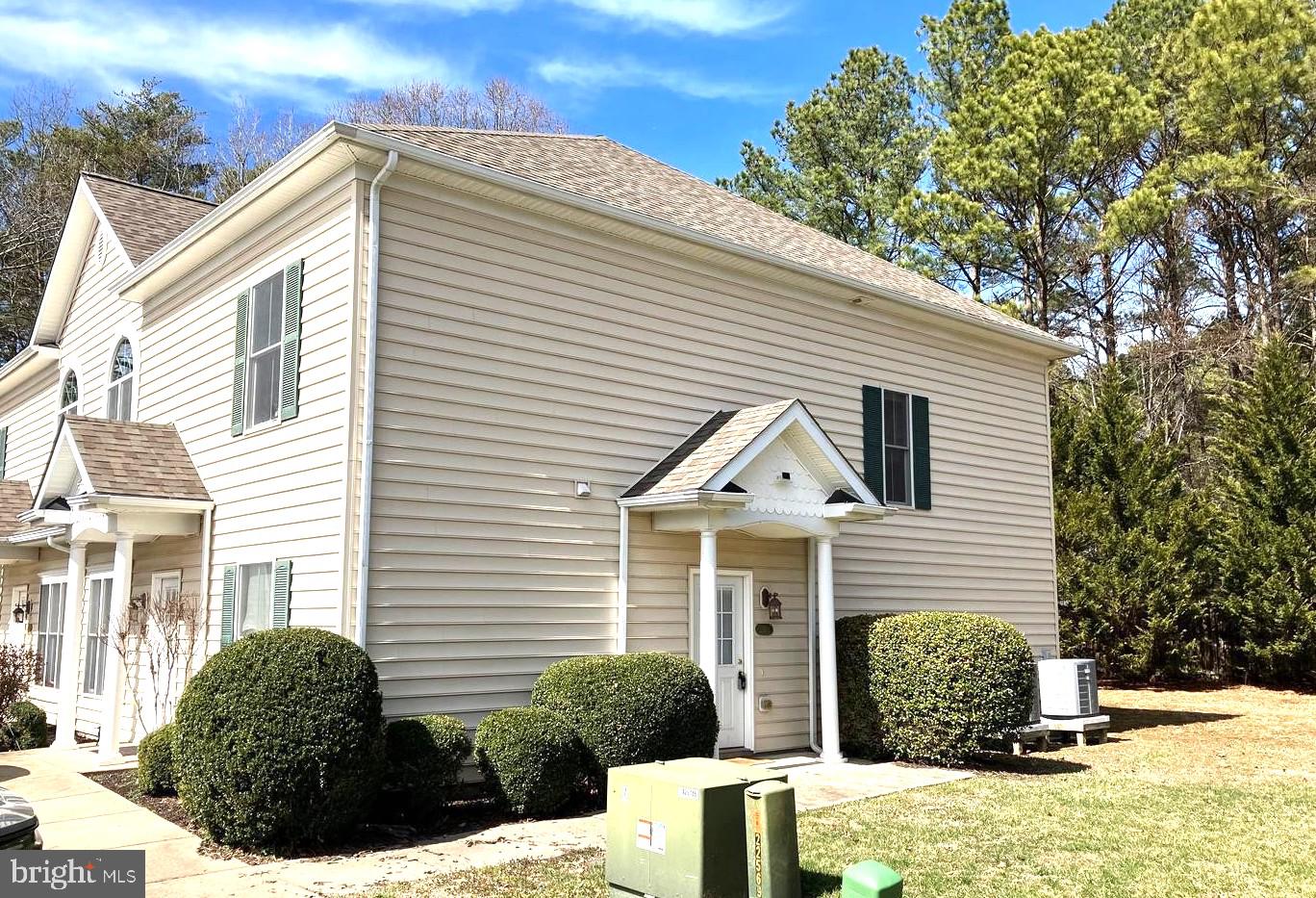 CHICKADEE CIRCLE CONDOMINIUMS - Residential Lease