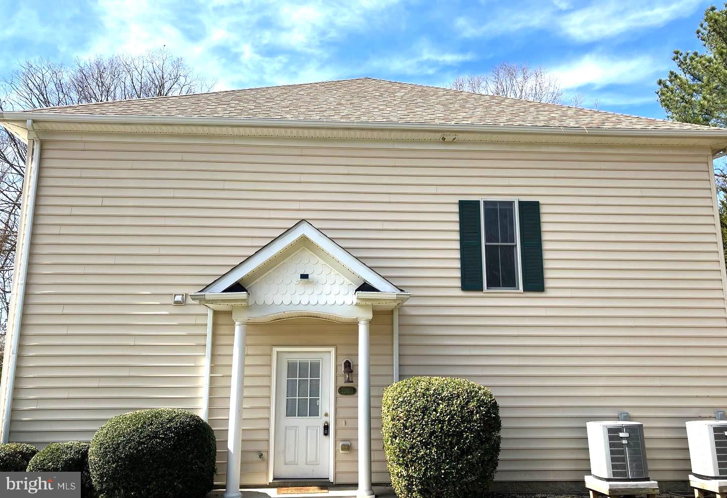 CHICKADEE CIRCLE CONDOMINIUMS - Residential Lease