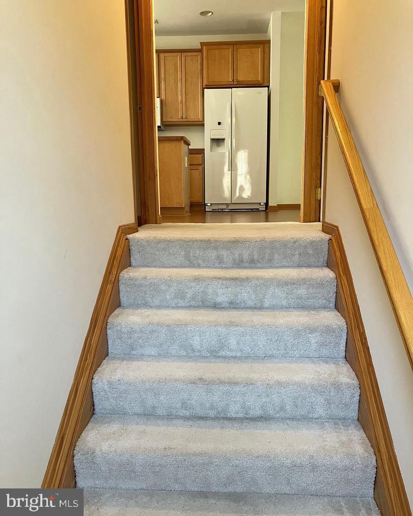 CHICKADEE CIRCLE CONDOMINIUMS - Residential Lease