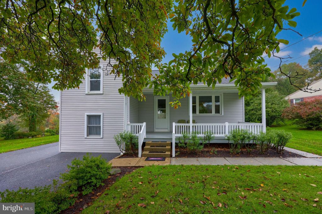 Photo of 315 N KING ST, DENVER, PA 17517 (MLS # PALA2026272)