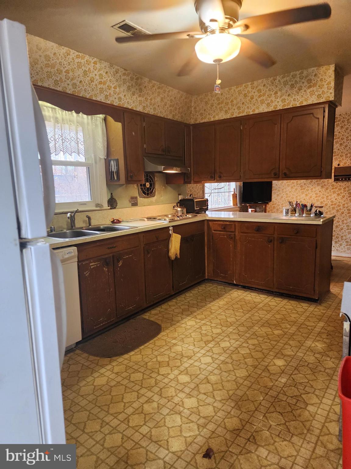 CRYSTAL SPRINGS - Residential