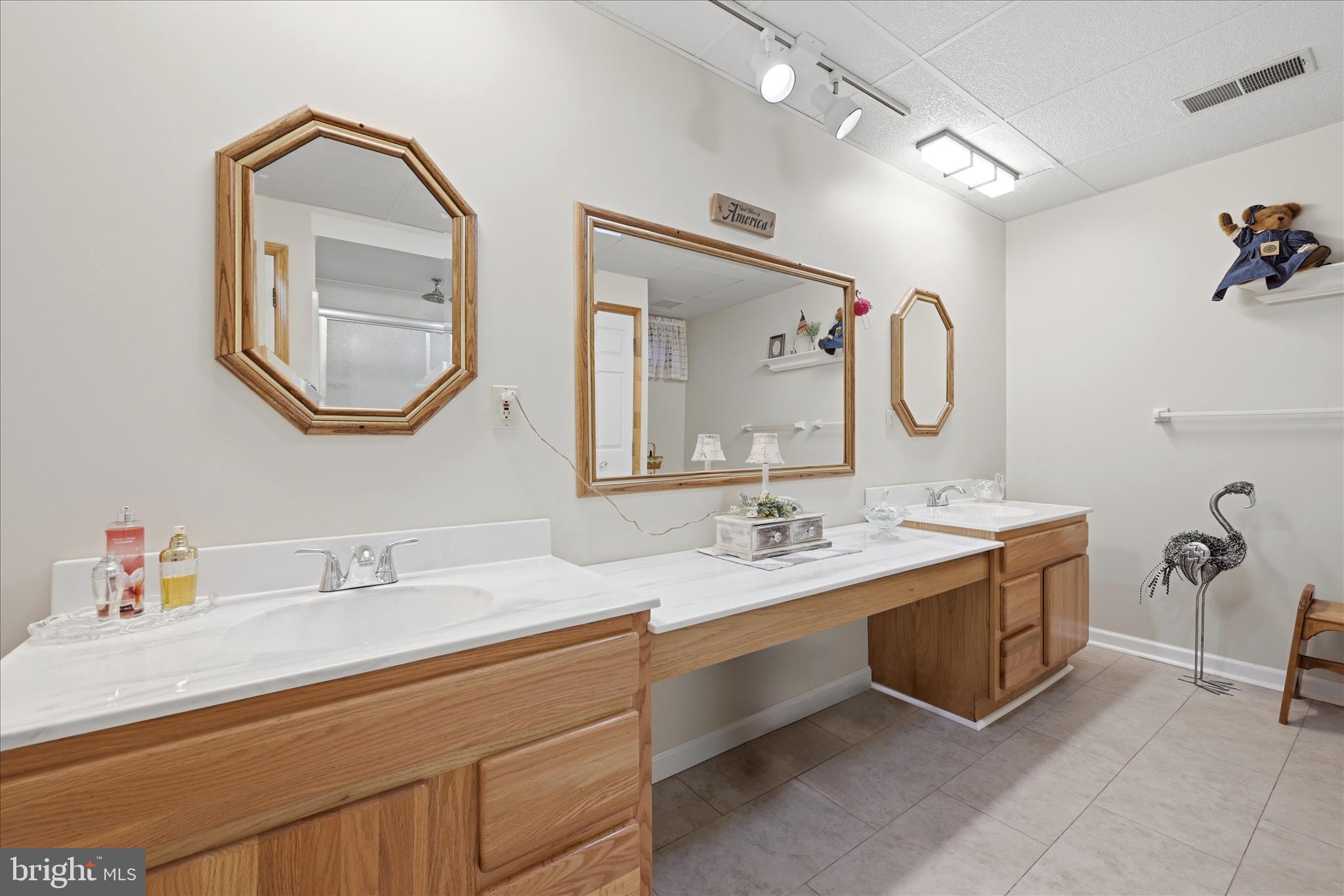 HIGHLAND HILLS - Residential