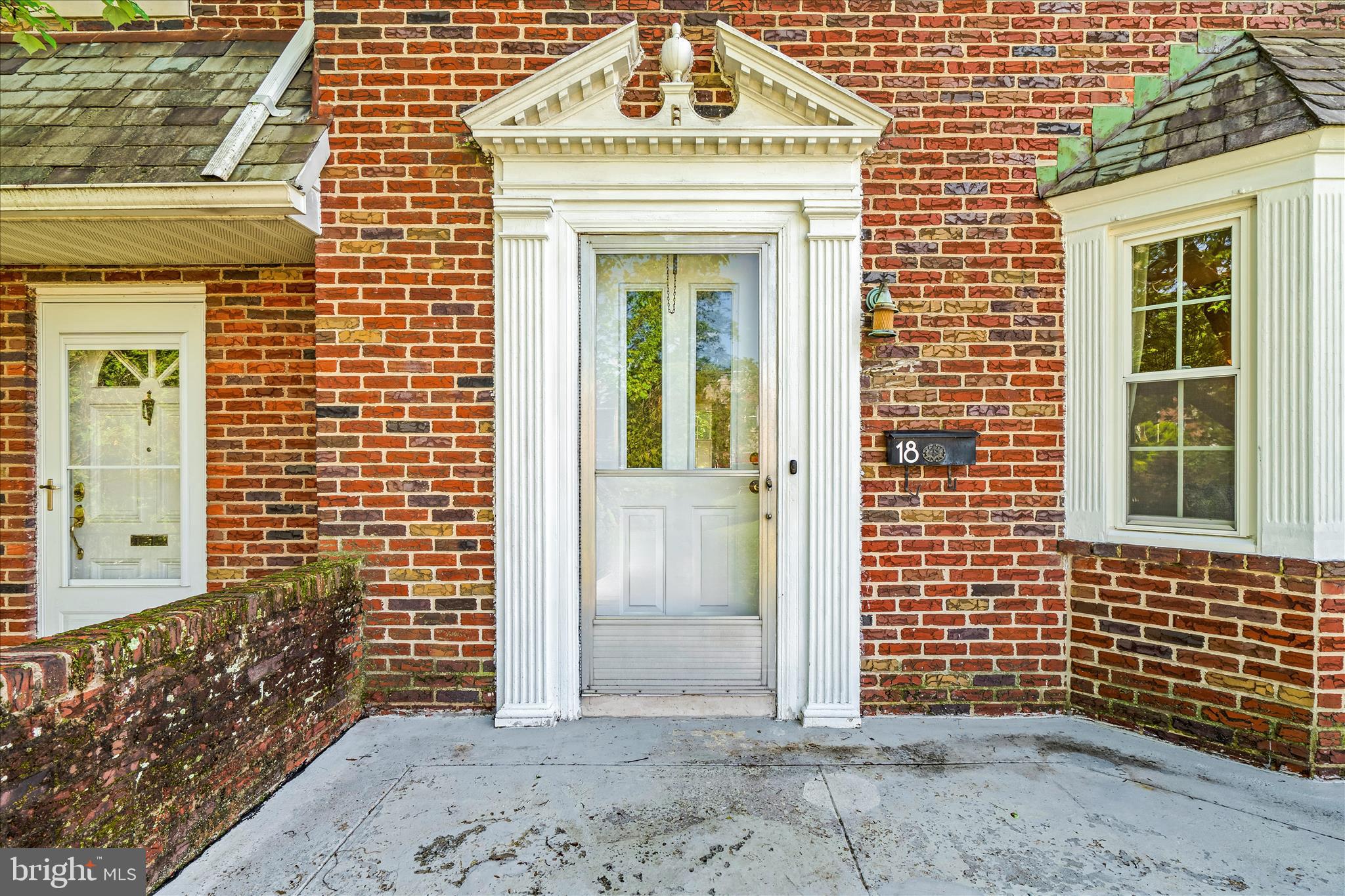 18 N SYMINGTON AVENUE