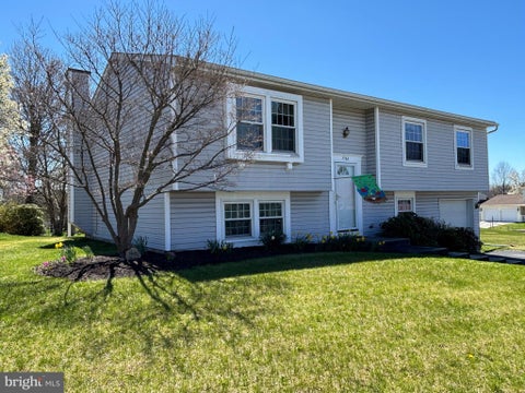 Homes For Sale - 5566 Banbridge Drive<br/> HARRISBURG, PA 17112