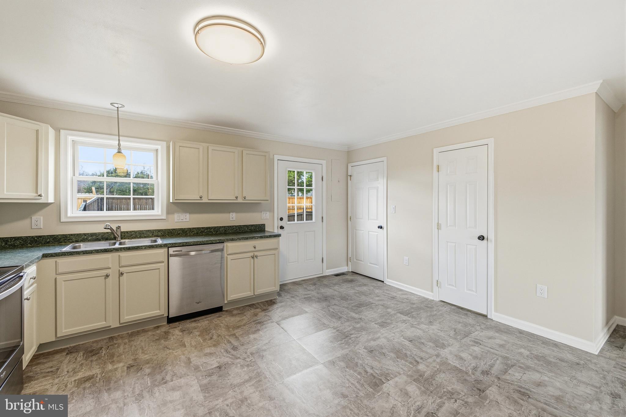 MADISON VILLAGE - Residential