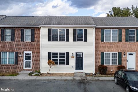 102 KADIES LANE EDINBURG VA 22824