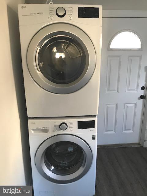 COUNTRY CLUB MANOR - Residential