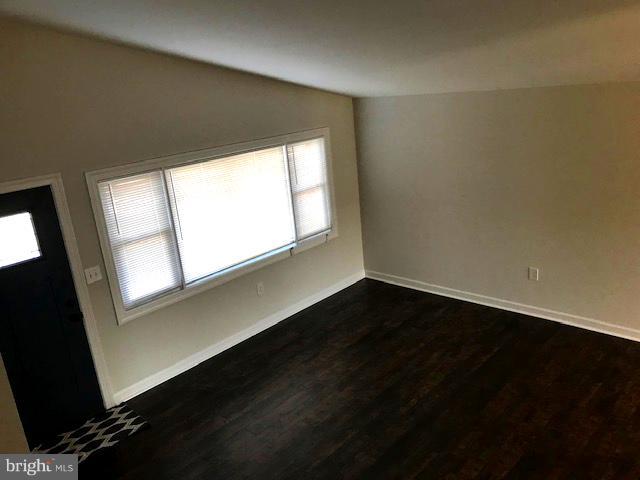 COUNTRY CLUB MANOR - Residential