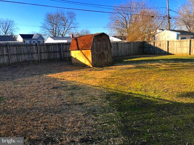 COUNTRY CLUB MANOR - Residential