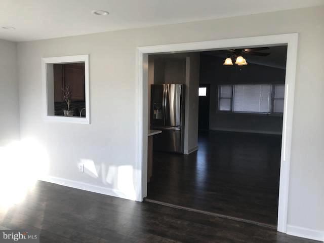 COUNTRY CLUB MANOR - Residential