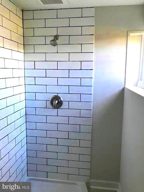 COUNTRY CLUB MANOR - Residential