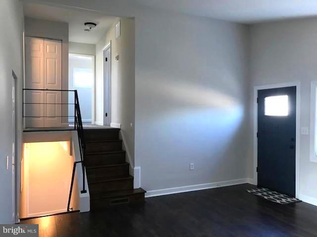 COUNTRY CLUB MANOR - Residential