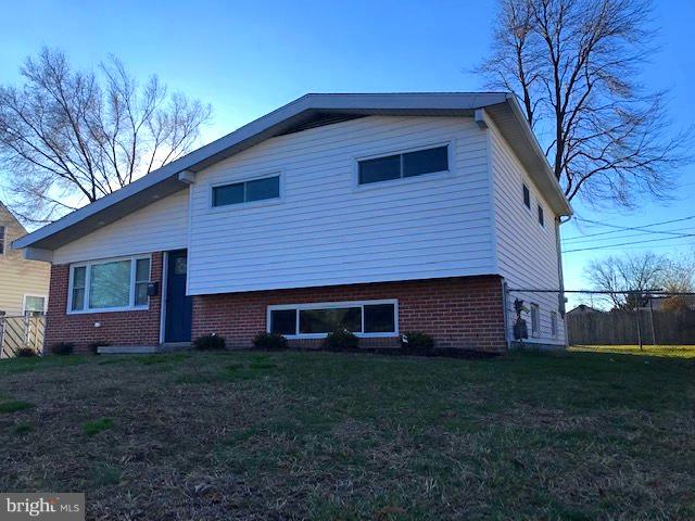 COUNTRY CLUB MANOR - Residential