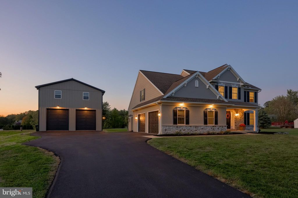 Photo of 809 W Brubaker Valley Road, LITITZ, PA 17543 (MLS # PALA2077714)