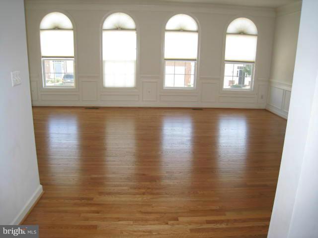 RIVERSIDE STATION - Residential Lease