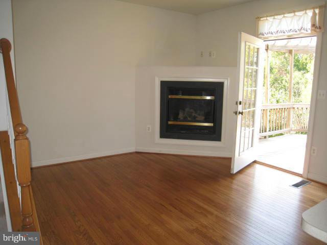 RIVERSIDE STATION - Residential Lease