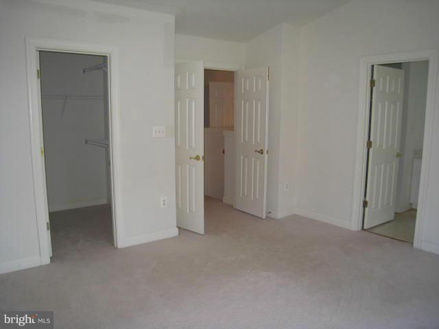 RIVERSIDE STATION - Residential Lease