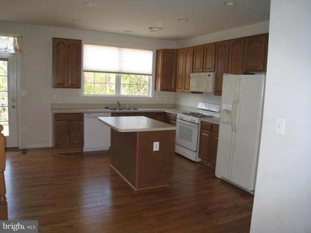 RIVERSIDE STATION - Residential Lease