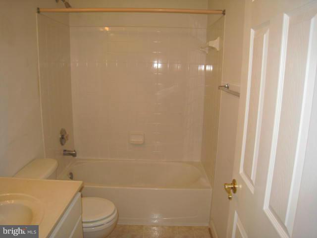 RIVERSIDE STATION - Residential Lease