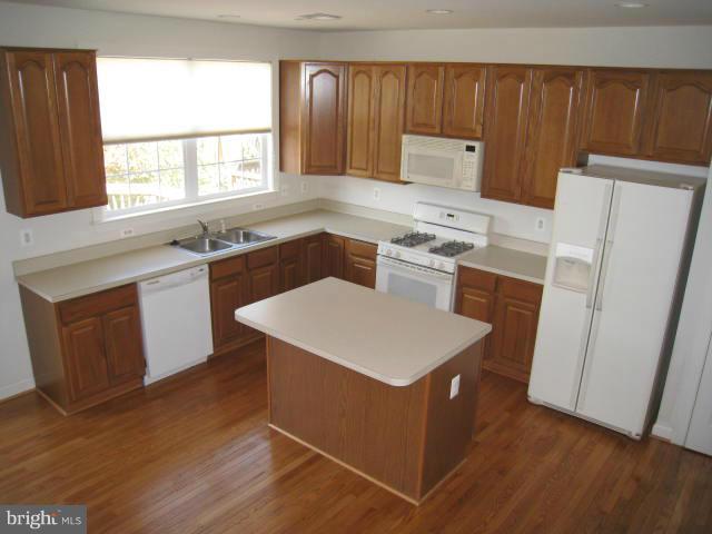 RIVERSIDE STATION - Residential Lease