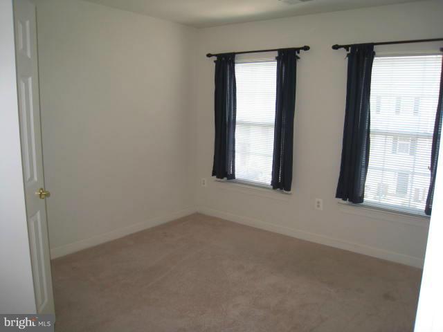 RIVERSIDE STATION - Residential Lease