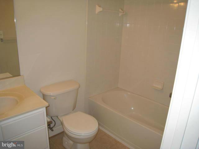 RIVERSIDE STATION - Residential Lease