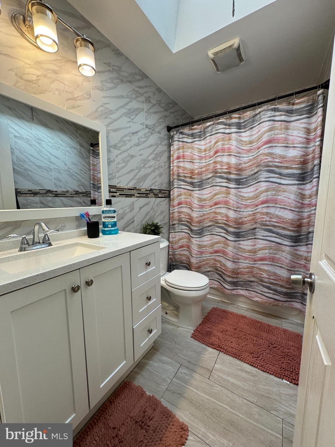 OXFORD CIRCLE - Residential