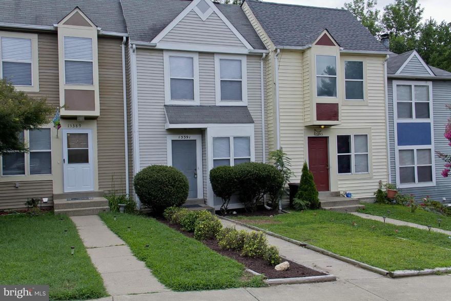 Charming 3 bedroom, 3 full bath townhouse-rare in this price range.  Each bedroom has an en-suite bath. New roof installed 9/14; new dishwasher. Enjoy the privacy of your fenced in yard that backs to trees. This home has been spruced up -the kitchen is almost all new from appliances to cabinets. . Minutes from , Stonebridge(Wegmans), Potomac Mills, VRE.