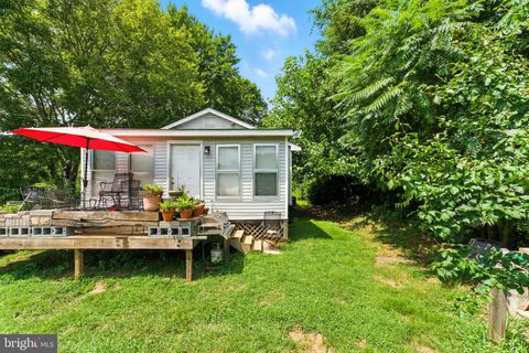 14 JENKINS LANE SPERRYVILLE VA 22740