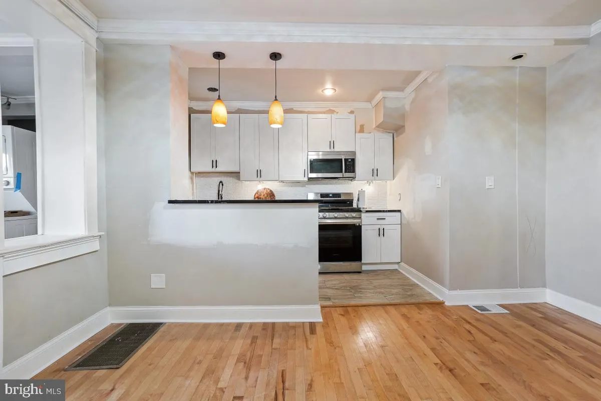 Washington, District Of Columbia 20011, United States, 4 Bedrooms Bedrooms, ,3 BathroomsBathrooms,Residential,Pending,35005