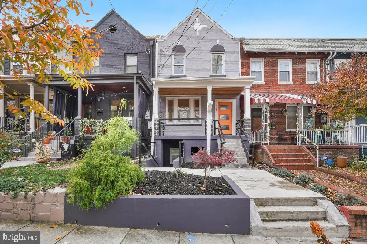 Washington, District Of Columbia 20011, United States, 4 Bedrooms Bedrooms, ,3 BathroomsBathrooms,Residential,Pending,35005