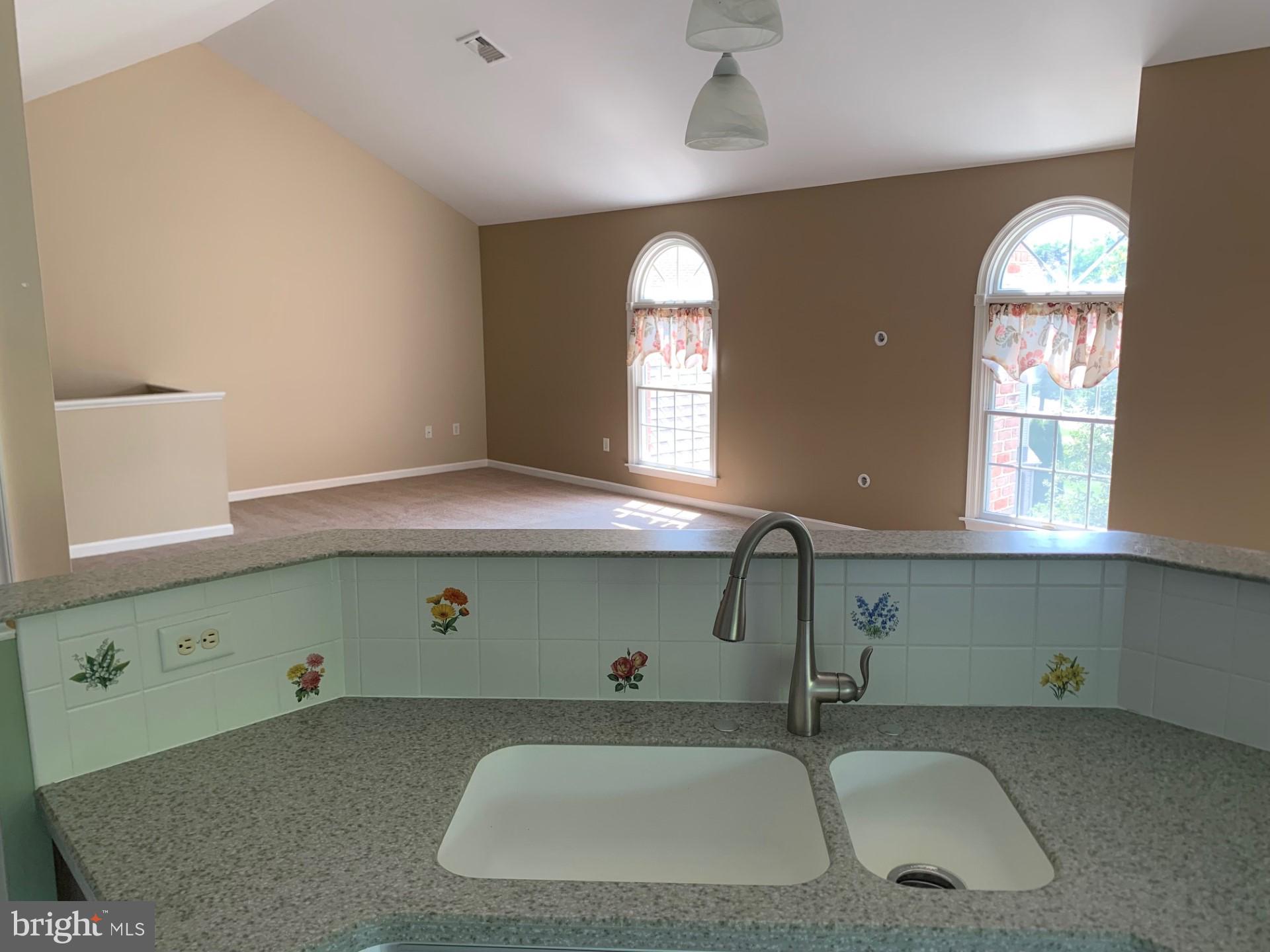 CARRIAGE HOMES - Residential