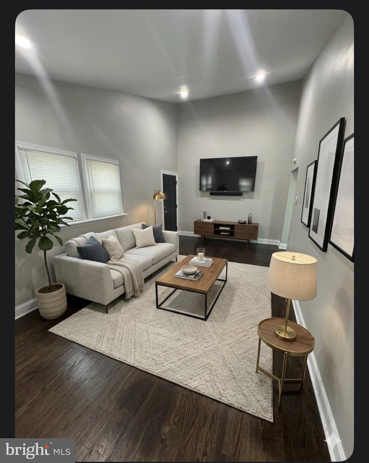 LESTER - Residential