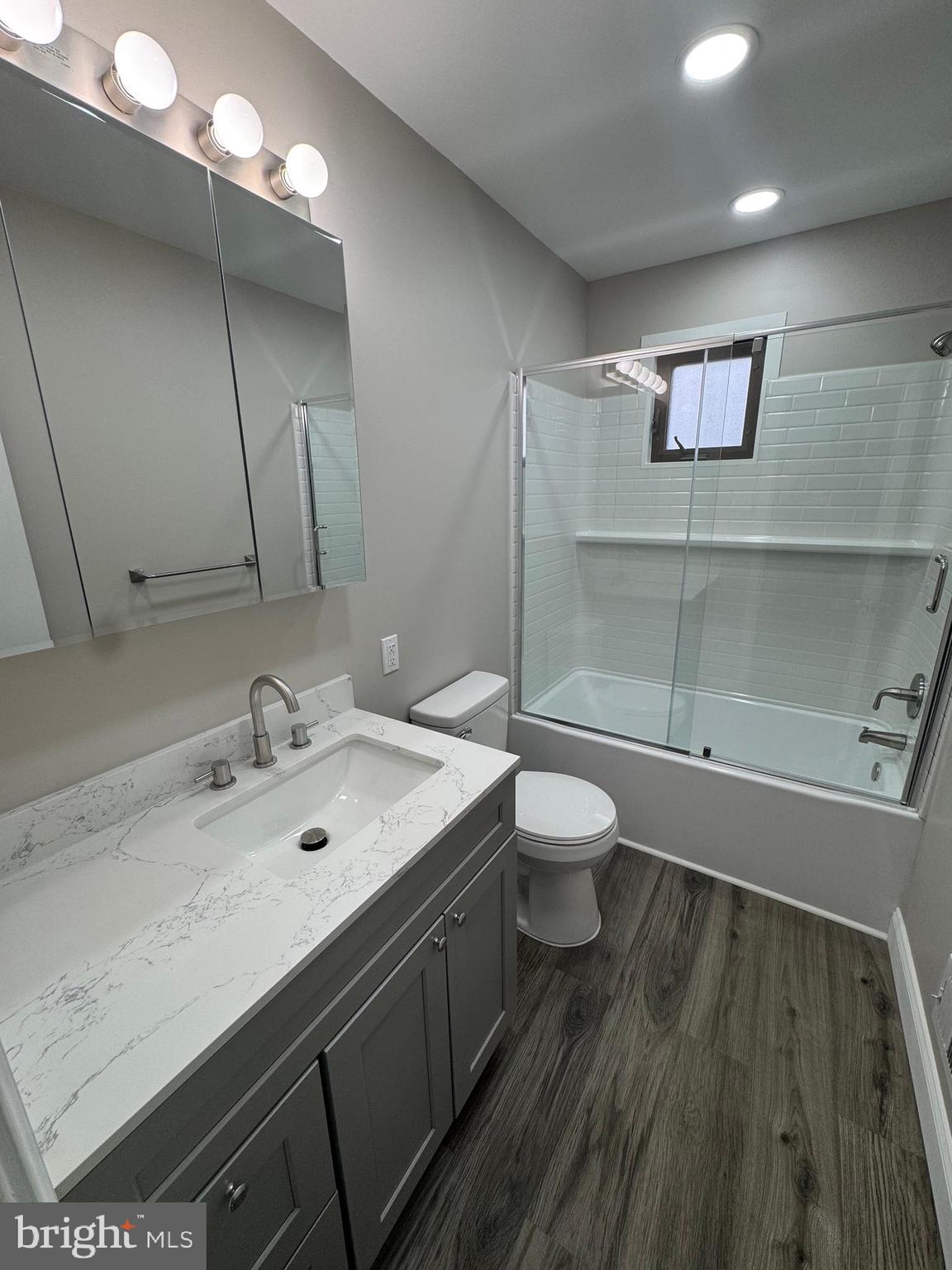 LESTER - Residential