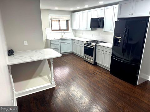 Townhouse For Sale - 428 Manhattan Street<br/> ESSINGTON, PA 19029